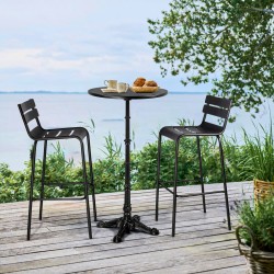 White Carved Hollow-Out Breathable Metal Chair